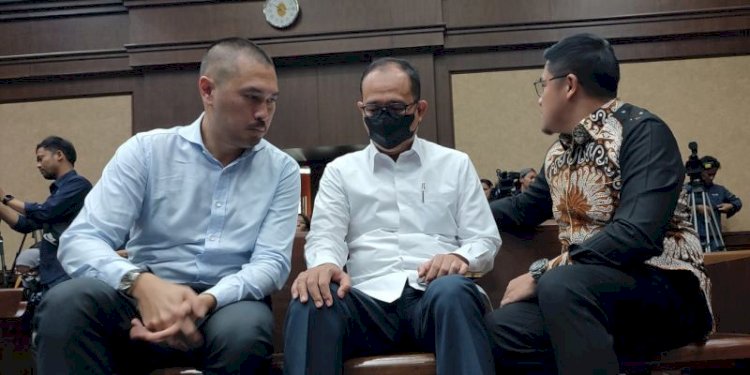 Rafael Alun Trisambodo didampingi pengacaranya di Ruang Sidang di PN Tipikor Jakarta/RMOL