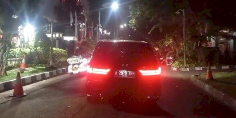 Mobil Honda Odyssey yang ditumpangi Ketua Umum Partai Kebangkitan Bangsa (PKB), Muhaimin Iskandar meninggalkan rumah dinas di Jalan Widya Chandra IV Nomor 23, Jakarta Selatan/RMOL