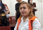 Selebgram Lina Mukherjee Dituntut Dua Tahun Penjara