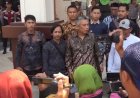 Jokowi dan Ganjar Digugat Warga Jateng