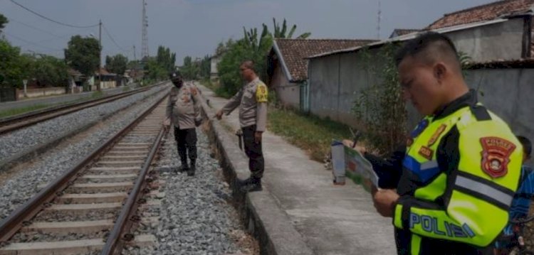 Satlantas Polres OKU melakukan olah TKP. (ist/RMOLSumsel.id)