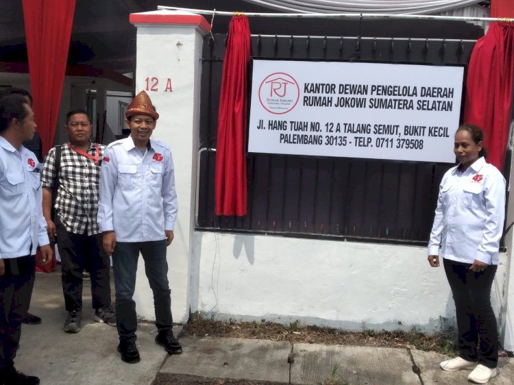 Peresmian kantor DPD Rumah Jokowi Sumsel di Kota Palembang. (ist/rmolsumsel.id) 