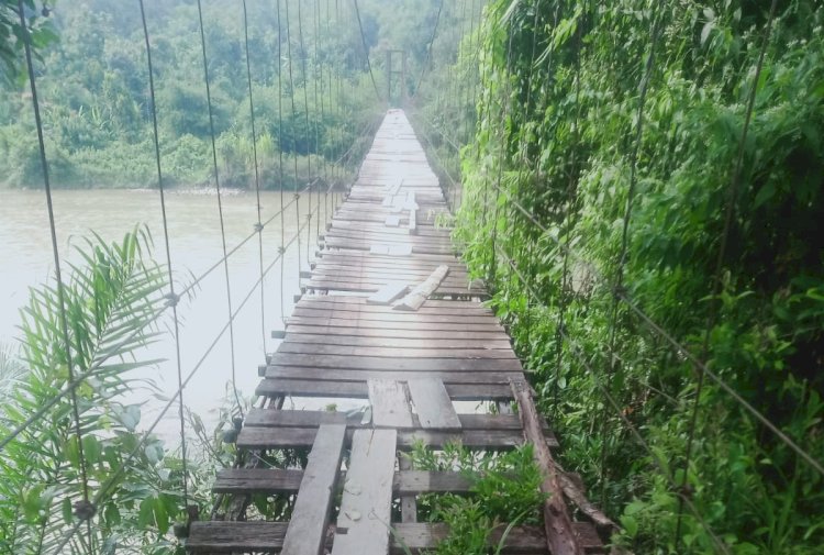 Jembatan Gantung di Desa Jangkat rusak parah/ist