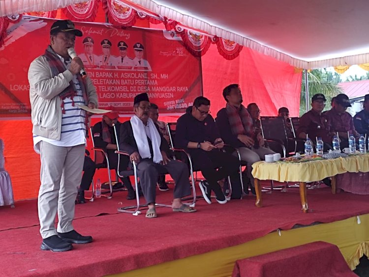 Bupati Banyuasin Askolani dalam kegiatan peletakan batu pertama di Desa Manggar Raya/ist