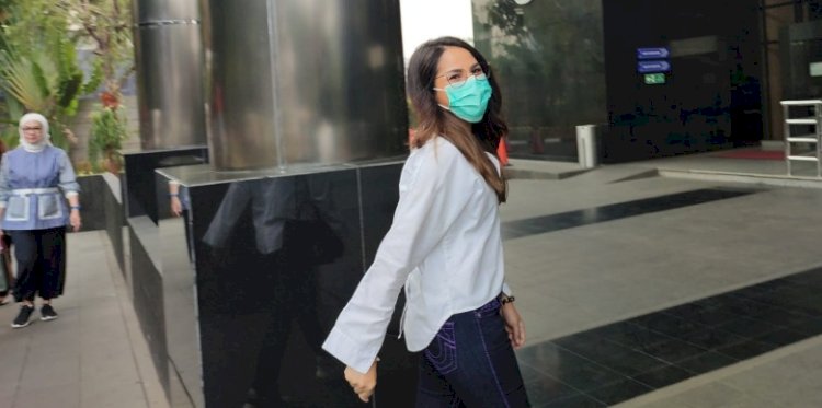 Windy Yunita Bastari Usman alias Windy Idol memenuhi panggilan ulang Komisi Pemberantasan Korupsi (KPK)/RMOL