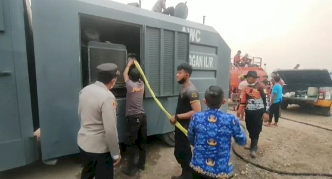 Polres Ogan Ilir modifikasi water cannon menjadi mobil pemadam kebakaran yang mampu mencapai titik api sampai 1.000 meter dari lokasi mobil berada.(ist/rmolsumsel.id)