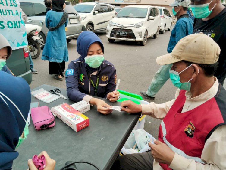 Polres OKI menggelar pengobatan gratis sebagai bagian dari Operasi Stop Karhutla Musi 2023. (ist/rmolsumsel.id) 