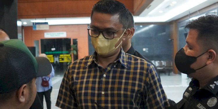 Tenaga Ahli Kominfo, Walbertus Natalius Wisang, di Kejaksaan Agung/Ist