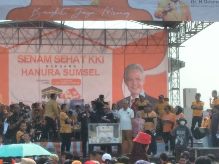 Ketua Umum Partai Hanura Oesman Sapta (OSO) membuka Senam Sehat KKI Bersama Hanura Sumsel di kawasan Benteng Kuto Besak (BKB) Kota Palembang/ist