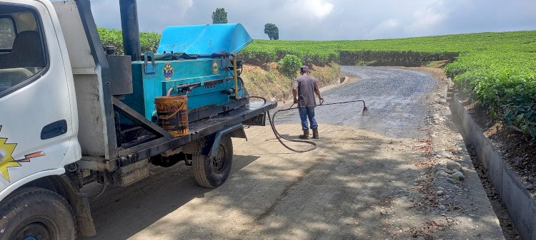 Proyek Pengerasan dan Pengaspalan Jalan Menuju Landas Pacu Paralayang Gunung Dempo Rp 21 Miliar Yang Di Soal DPRD (Taufik/RMOLSumsel.id))