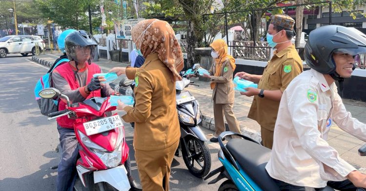 Dinkes Muba bagikan masker/ist