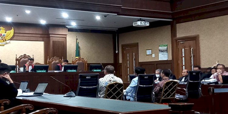 Mantan Menkominfo, Johnny G Plate, Dirut Bakti Kominfo, Anang Achmad Latif, dan mantan tenaga ahli Hudev UI, Yohan Suryanto, hadir sebagai saksi pada persidangan dengan terdakwa Galumbang Menak, Irwan Hermawan, dan Mukti Ali/RMOL