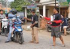 Petebu Ganjar Bagikan 1.000 Masker dan Bantuan Perahu kepada Pengrajin Tahu Tempe di Palembang