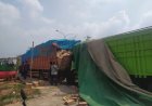 Sopir Mengantuk, Truk Tronton di Palembang Terlibat Kecelakaan Beruntun