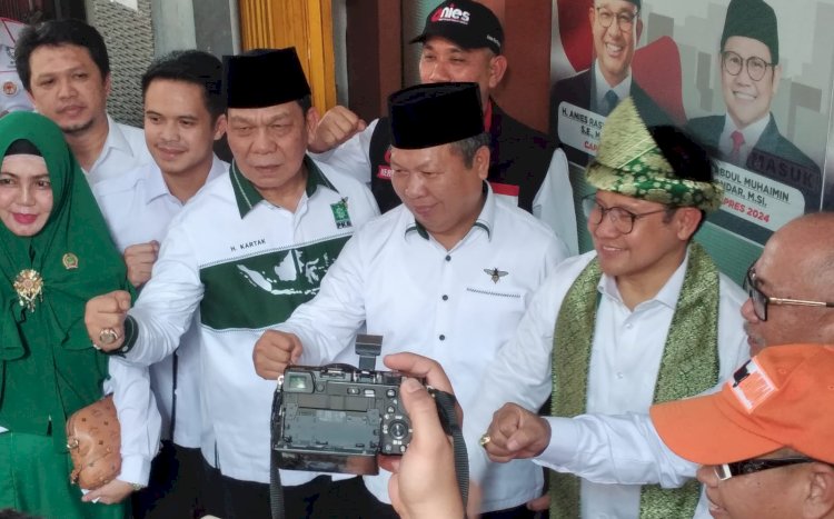 Cak Imin meresmikan kantor Sekretariat Bersama (Sekber) tim pemenangan Anies Rasyid Baswedan dan Muhaimin Iskandar (Amin) Sumatera Selatan (Sumsel) di  Ruko  Mandiri di Jalan Kapten A Rivai Palembang/ist