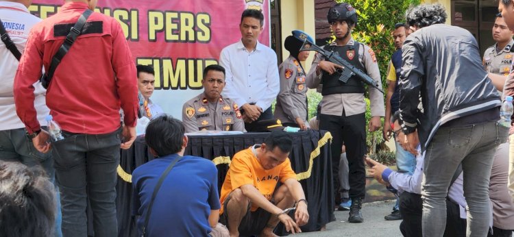 Anggota LSM di OKU Timur tertangkap polisi lantaran memeras kepala sekolah hingga Rp 12 juta. (Amizon/RMOLSumsel.id)