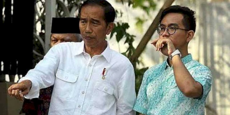 Presiden Joko Widodo bersama putra sulungnya yang menjabat Walikota Solo, Gibran Rakabuming Raka/Net