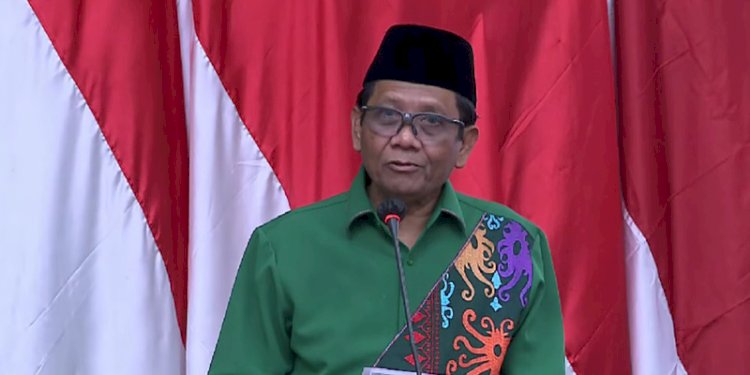 Menko Polhukam, Mahfud MD, memberikan sambutan usai didaulat sebagai bakal calon wakil presiden mendampingi Ganjar Pranowo pada Pilpres 2024/Repro