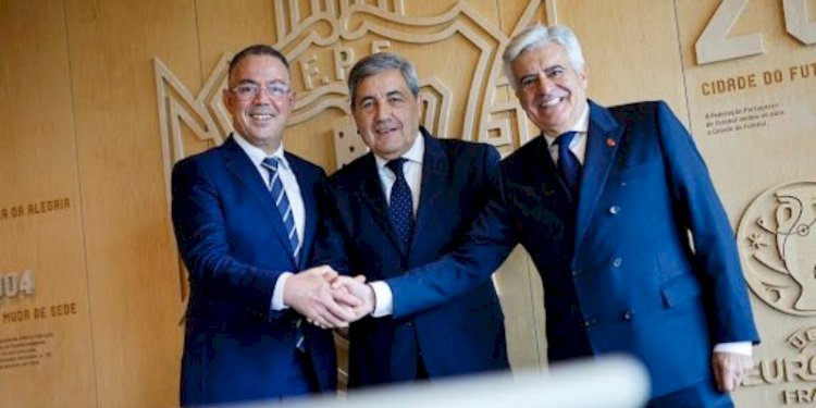 Pertemuan tiga presiden federasi sepakbola dari Maroko, Spanyol, dan Portugal/Net