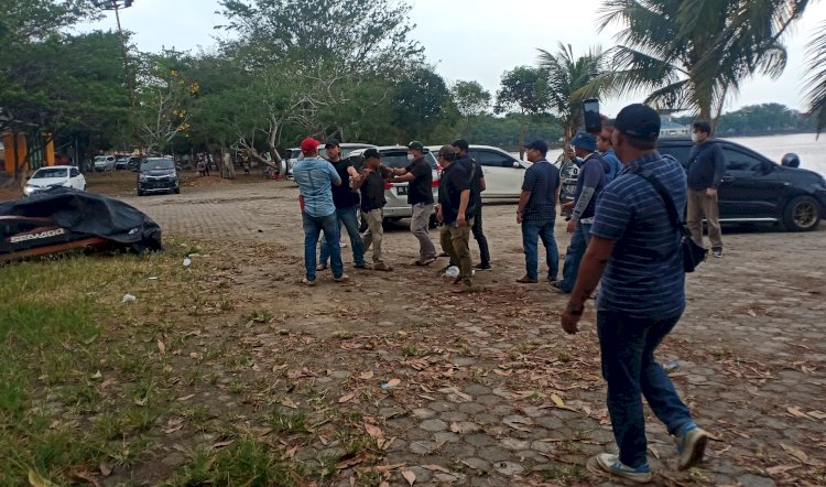 Suasana ricuh mewarnai penarikan mobil yang dilakukan oleh debt collector (DC) eksternal leasing Mandiri Tunas Finance /ist