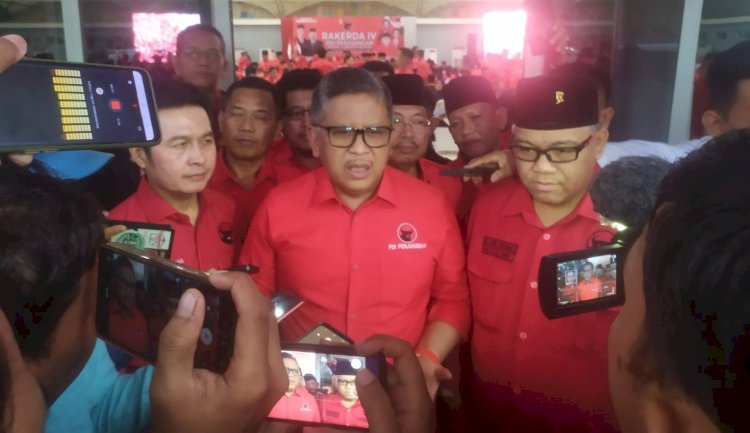 Sekretaris Jenderal (Sekjen) PDI Perjuangan Hasto Kristiyanto didampingi Ketua DPD PDIP Sumsel Giri Ramanda/Foto:Dudy Oskandar