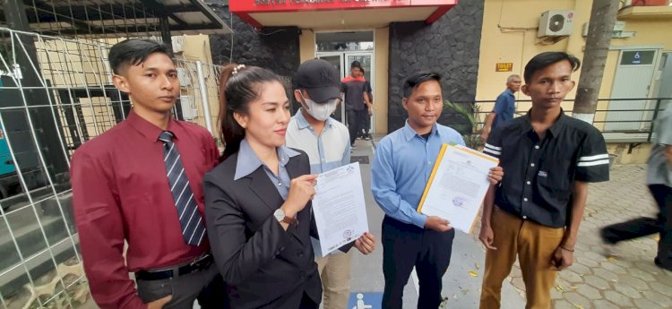 Korban RS usai membuat laporan pelecehan seksual di Polda Sumatera Selatan. (Fauzi/RMOLSumsel.id)