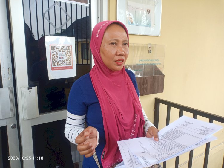 Korban usai membuat laporan polisi di Polrestabes Palembang. (Denny Pratama/RMOLSumsel.id)