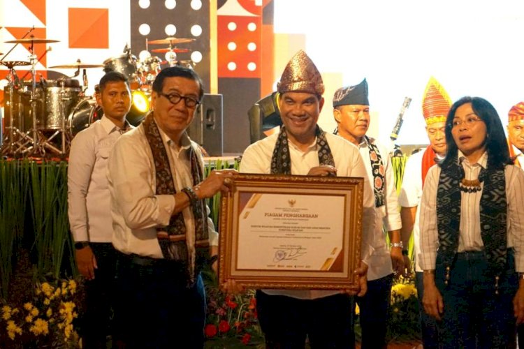 Kanwil Kemenkumham Sumsel menerima penghargaan kategori Inovasi layanan Kekayaan Intelektual di wilayah tahun 2023/ist