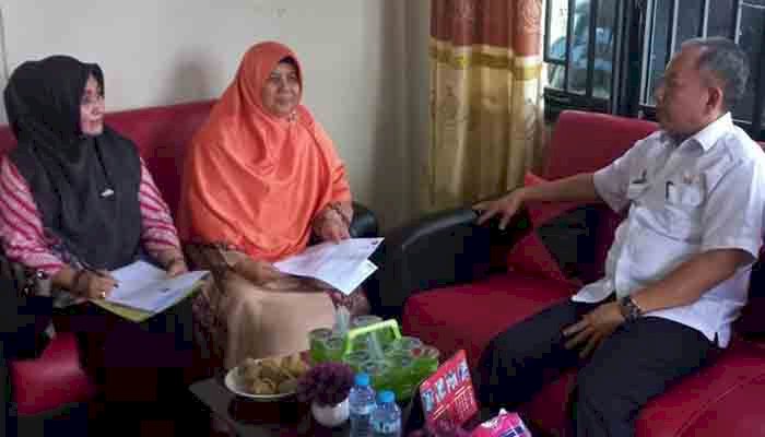 Dua anggota DPRD Kota Bengkulu dari Fraksi PKS dan Partai Demokrat melakukan kunjungan kerja ke Kantor Dinas Perindustrian dan Perdagangan (Disperindag) Kabupaten Empat Lawang/ist