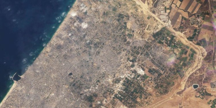 Citra satelit menampilkan penampakan Jalur Gaza yang hancur dibombardir Israel/Net