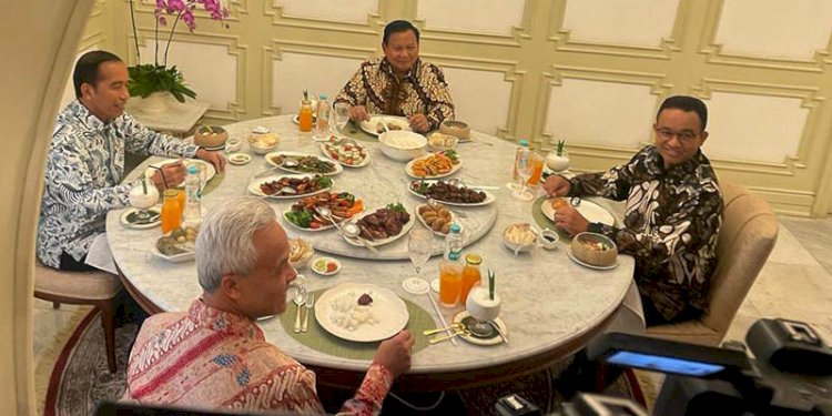 Presiden Joko Widodo saat menjamu makan tiga bakal calon presiden/Net