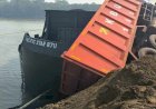Dump Truk Terguling di Pelabuhan Swarnadwipa Dermaga Jaya, Batubara Tumpah Cemari Sungai Musi