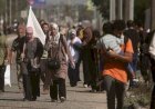 Kibarkan Bendera Putih, Ribuan Warga Palestina Tinggalkan Gaza Utara