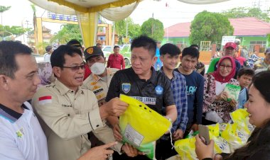 Bupati Enos Resmikan Pasar Murah untuk Pengendalian Inflasi di OKU Timur