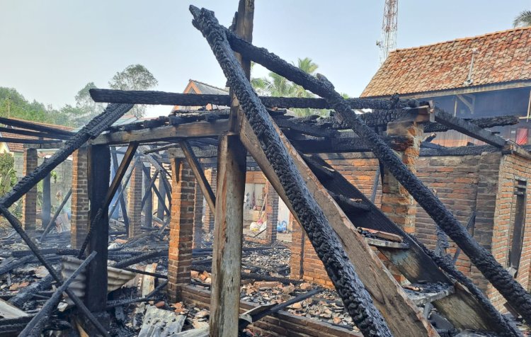 Rumah di OKU ludes terbakar/ist