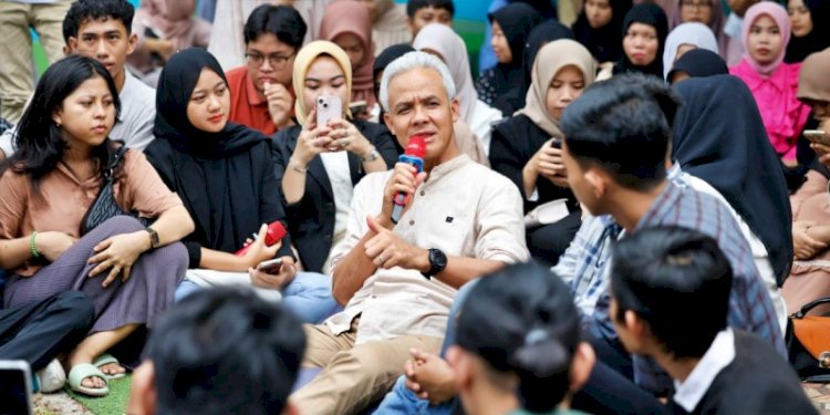 Ganjar Pranowo saat berdiskusi dengan ratusan kaum milenial, generasi Z hingga mahasiswa di Kota Palembang, Sumatera Selatan/Net