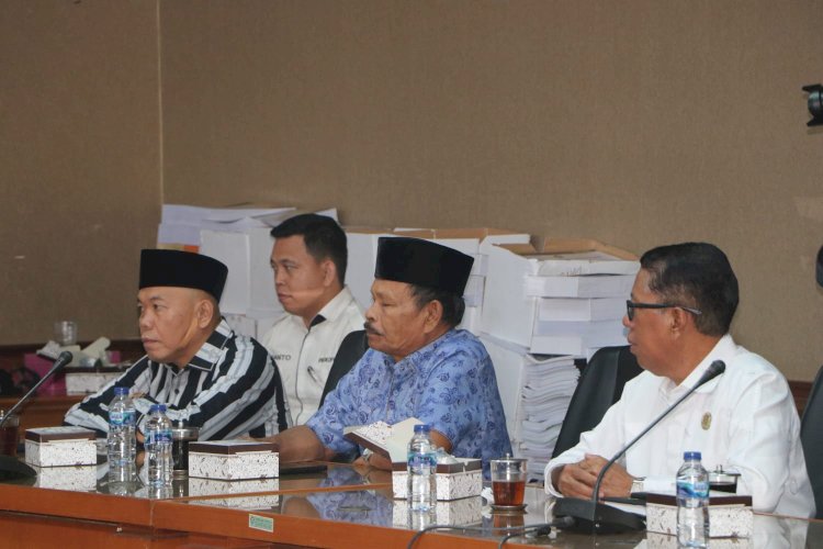Anggota Dewan Perwakilan Rakyat Daerah (DPRD) Muara Enim dari Dapil IV mengungkapkan kebingungannya terkait perubahan rencana pembangunan jalan lingkar Desa Aremantai /ist