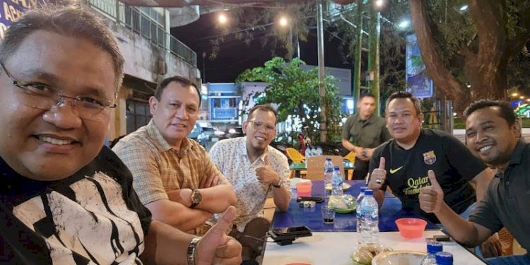 Ketua Komisi Pemberantasan Korupsi (KPK) Firli Bahuri (kedua kiri), bersama wartawan dan pemilik media di Banda Aceh/Net