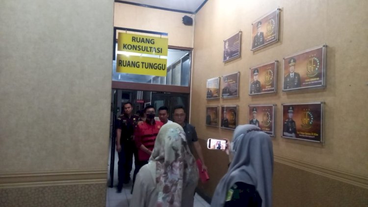 Direktur Perusahaan Daerah (Perusda) Sarana Pembangunan Muara Enim (SPME) Novriansyah Regan ditahan Kejari Muara Enim. (Noviansyah/RMOLSumsel.id)