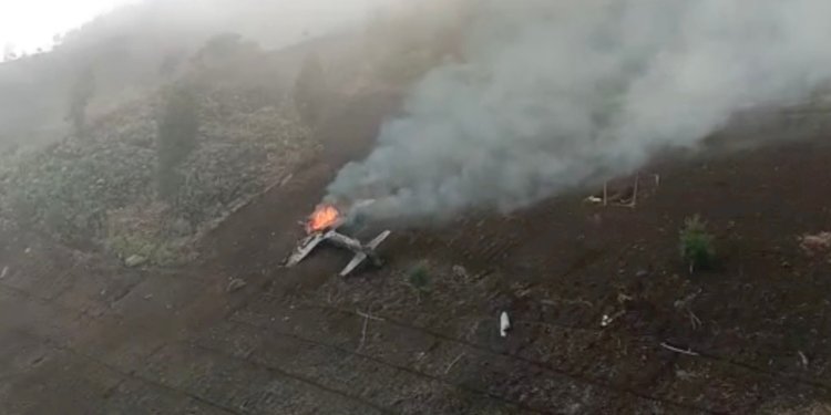 Kondisi pesawat milik TNI AU saat jatuh di Pasuruan, Jawa Timur, Kamis (16/11)/Repro
