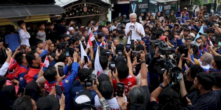 Ganjar Pranowo berdiskusi dengan serikat buruh/Ist