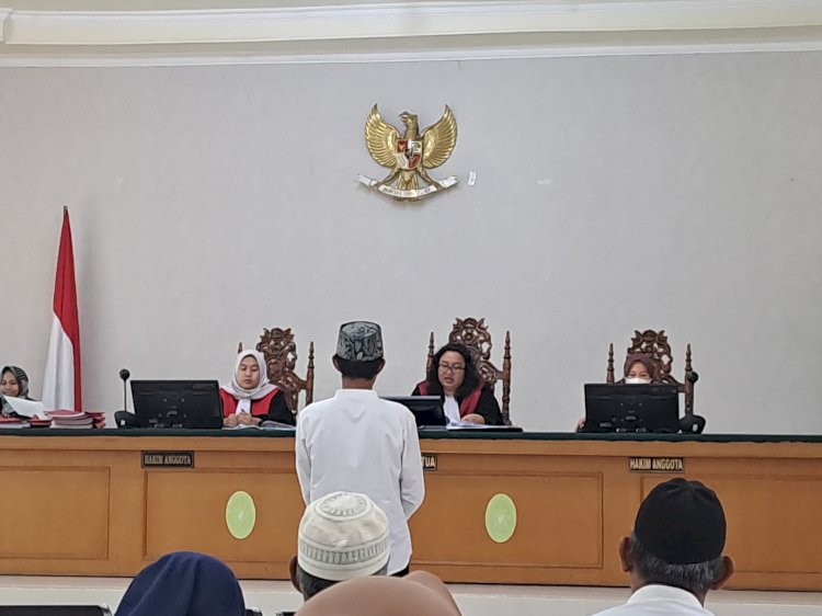 Suasana sidang putusan vonis terdakwa asusila Pondok Pesantren Yasinda di PN Kayuagung. (Hari Wijaya/RMOLSumsel.id)