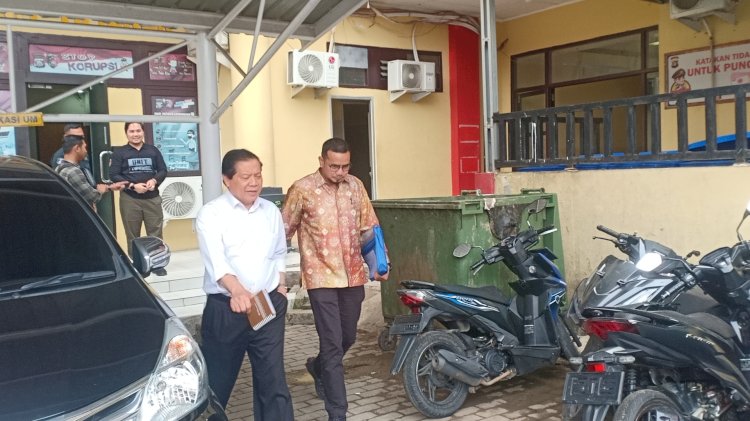 Komisari Utama BSB Edi Junaidi usai menjalani pemeriksaan oleh Bareskrim Mabes Polri di Polrestabes Palembang. (Denny Pratama/RMOLSumsel.id)