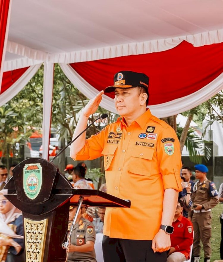 Pj Gubernur Sumsel, Agus Fatoni saat memimpin apel penanggulangan bencana banjir. (ist/rmolsumsel.id) 