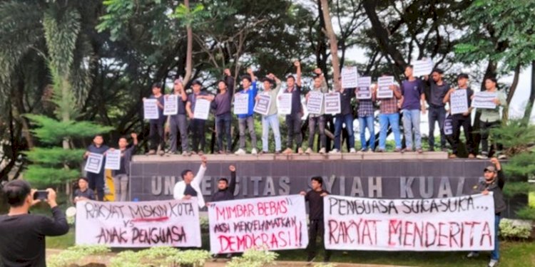 Mimbar bebas mahasiswa Universitas Syiah Kuala, Banda Aceh, Kamis (30/11)/RMOLAceh