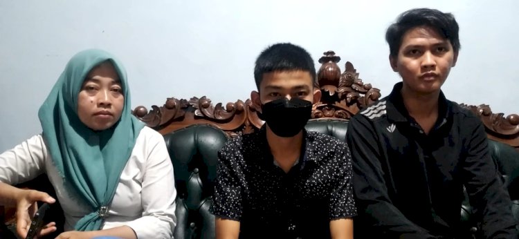 RRYL (16) saat memberikan keterangan kepada wartawan saat ditemui dikediamannya. (Fauzi/RMOLSumsel.id)