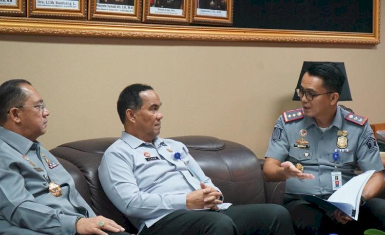 Kantor Imigrasi Kelas I Tempat Pemeriksaan Imigrasi (TPI) Palembang, Kanwil Kemenkumham Sumatera Selatan memperketat pemeriksaan lalu lintas warga negara asing /ist
