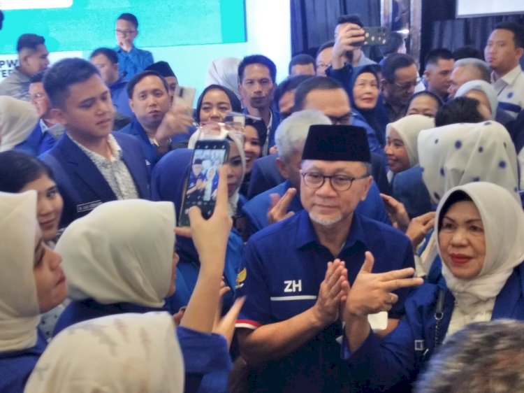 Zulhas usai membuka konsolidasi  Pemenangan  Partai Amanat Nasional Pemilu tahu 2024 di  The Arista Hotel  Palembang. (dudi oskandar/rmolsumsel.id)