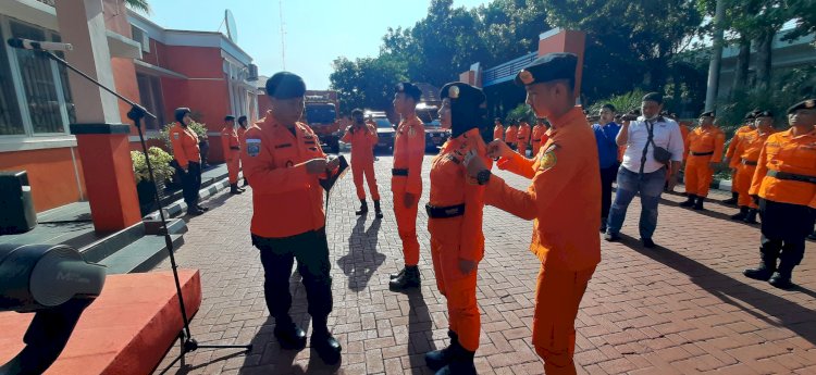 Personel Basarnas Palembang apel siaga SAR khusus natal dan tahun baru di kantor Basarnas Palembang. (Fauzi/RMOLSumsel.id)