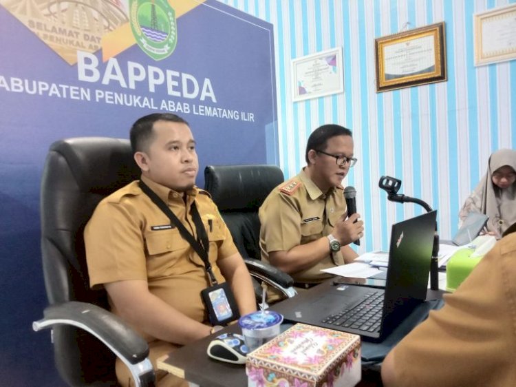 Kepala Bappeda Kabupaten PALI, Ahmad Jhoni saat memimpin FGD. (ist/rmolsumsel.id) 